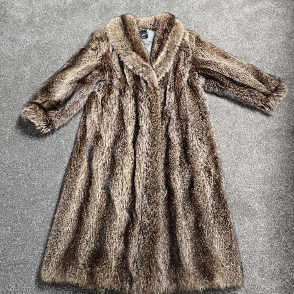 How To Measure A Luxurious Brown Fur Coat